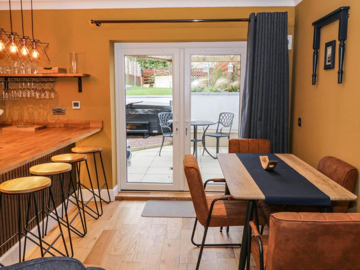 Feus Holiday Cottage أوتشتيرادر المظهر الخارجي الصورة